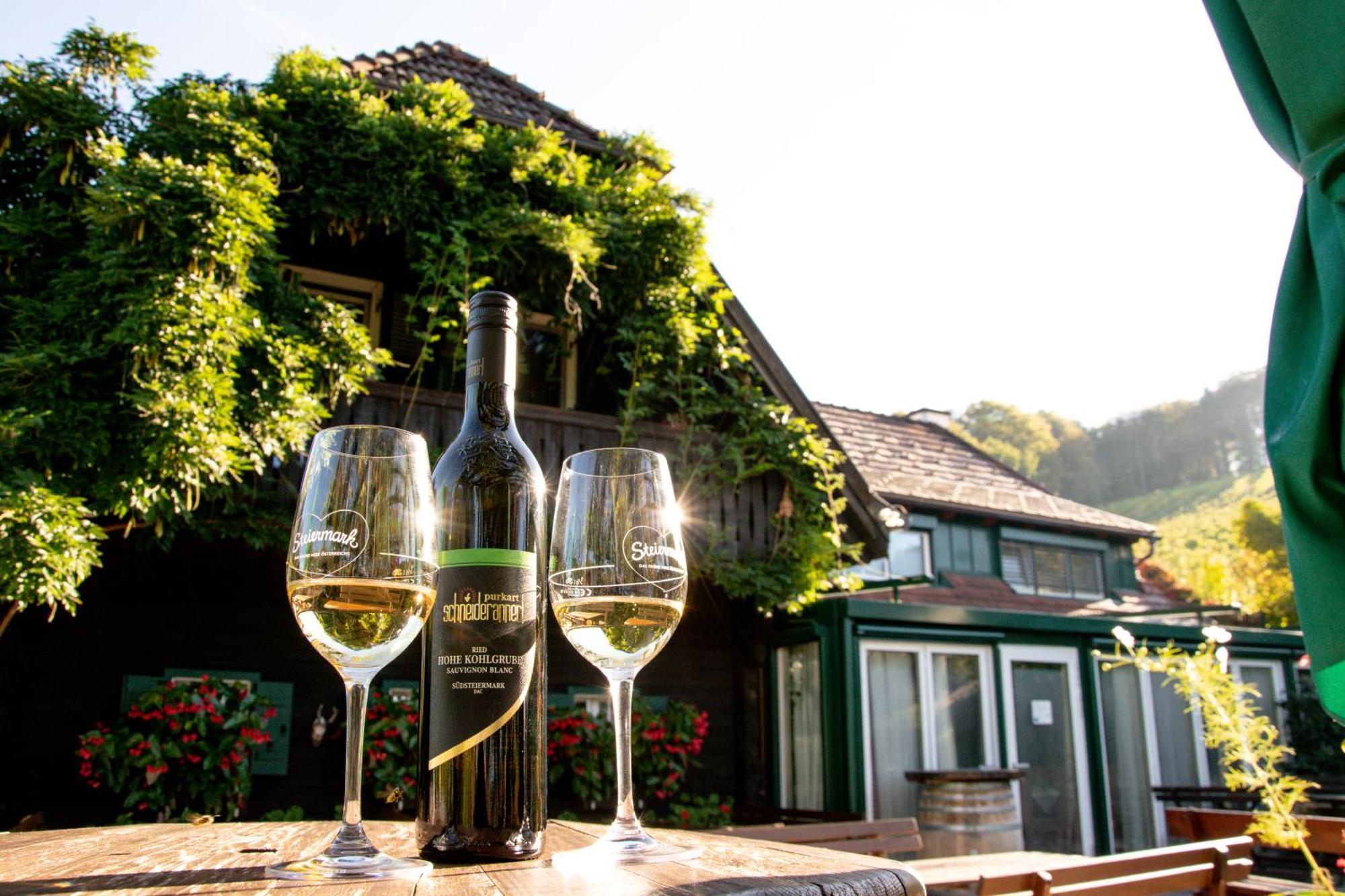 Weingut Buschenschank Schneiderannerl Gleinstätten Exterior foto